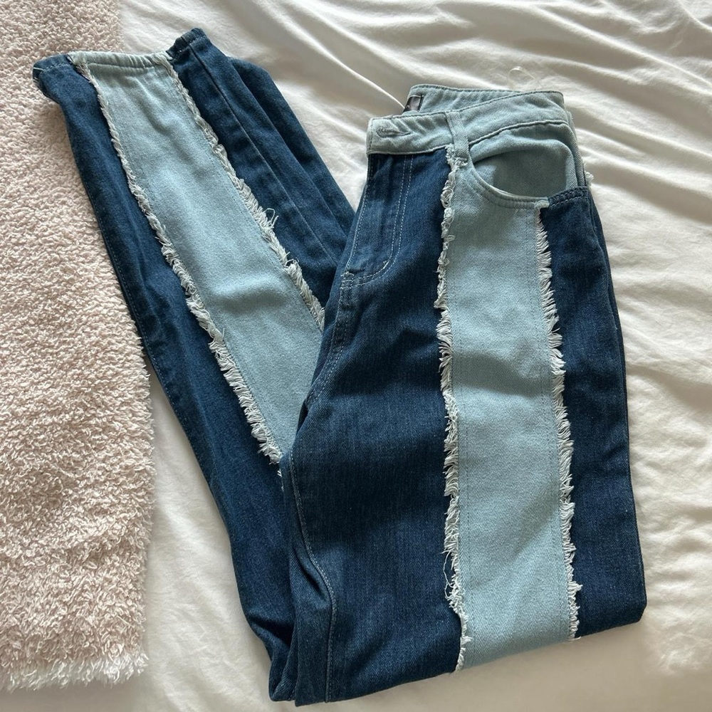 High Rise Two-Tone Frayed Jeans